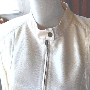CHICO'S Brand Luxurious Jacket, Very Chic, it's  color Rich Cream.